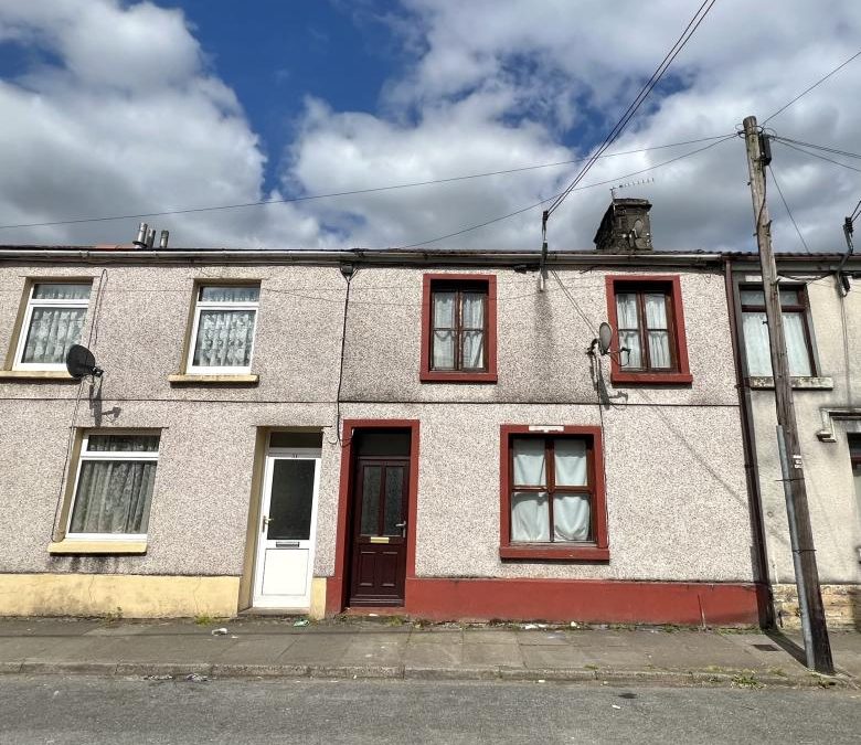 53 Yew Street, Troedyrhiw, Merthyr Tydfil, CF48 4EB